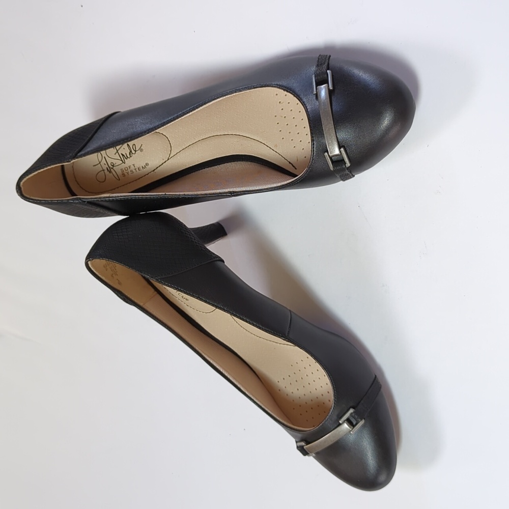 Life Stride, simple classic black heels. Size 10